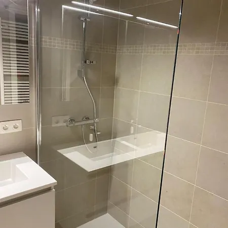 Apartment Lichtrijk 2-slaapkamerappartement Met Zeezicht En Gratis Parking Ostende